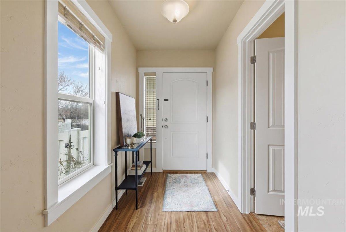 1064 N Lightning Pl., Meridian, Idaho 83642, 3 Bedrooms, 2.5 Bathrooms, Residential For Sale, Price $375,000,MLS 98977897