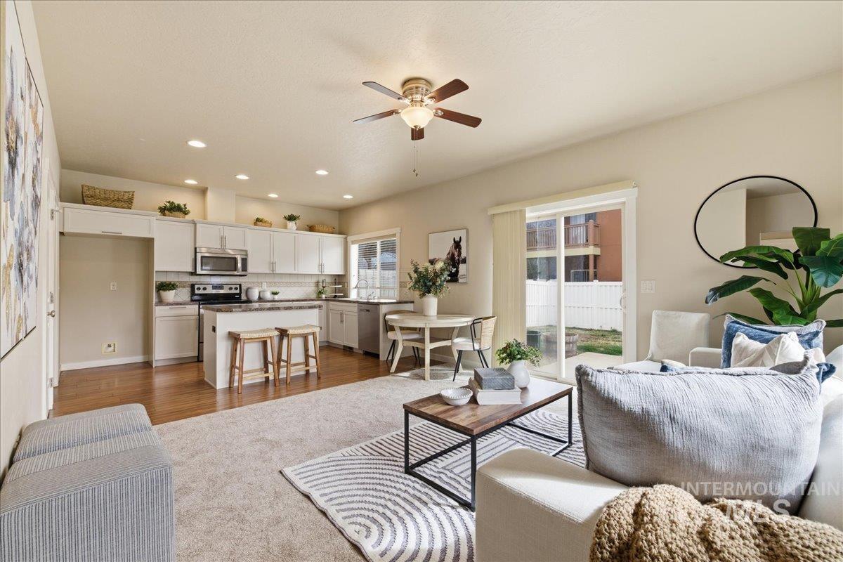 1064 N Lightning Pl., Meridian, Idaho 83642, 3 Bedrooms, 2.5 Bathrooms, Residential For Sale, Price $375,000,MLS 98977897