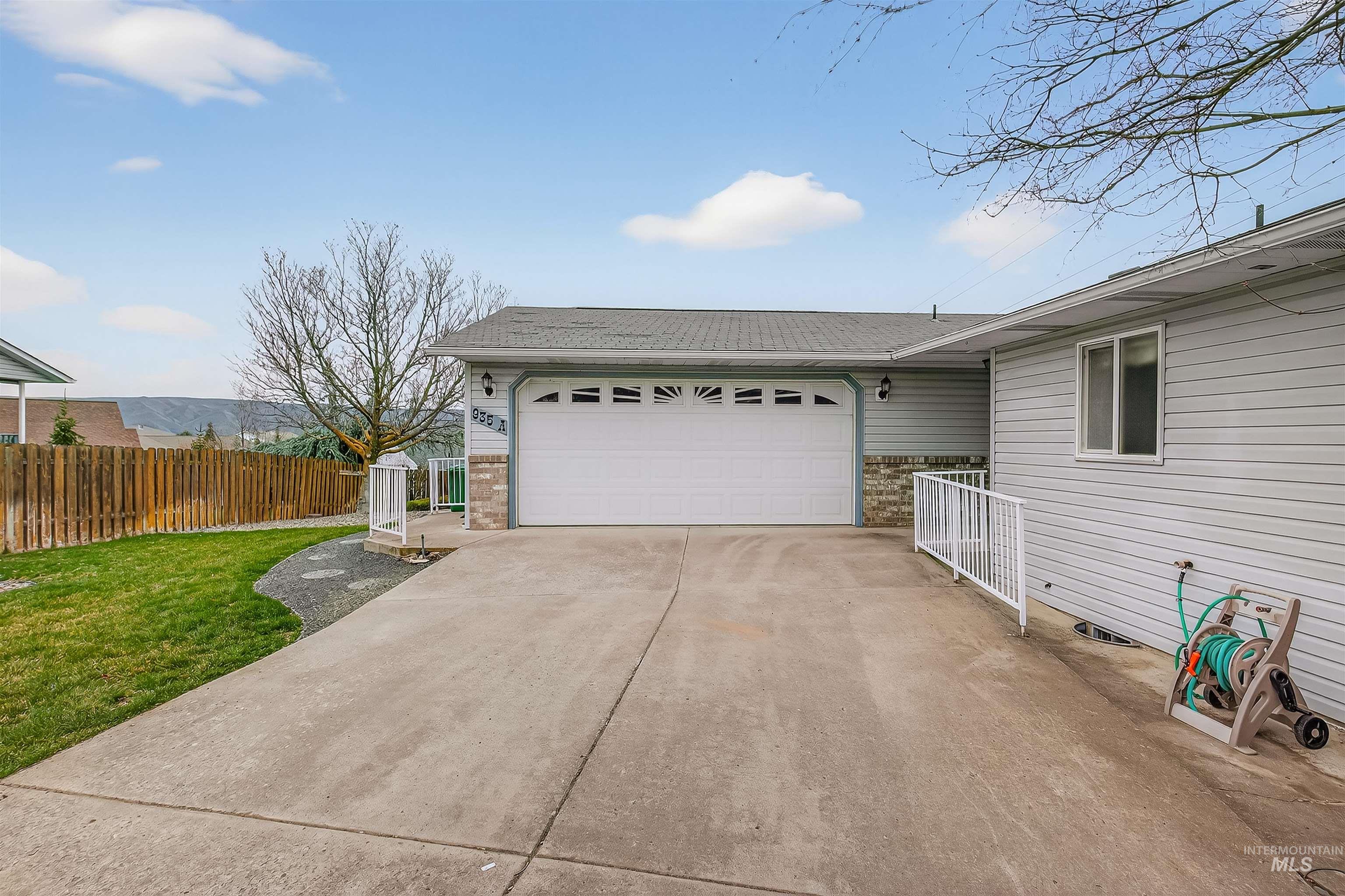 935 Cypress Court Unit A, Lewiston, Idaho 83501, 3 Bedrooms, 2 Bathrooms, Residential For Sale, Price $425,000,MLS 98977899