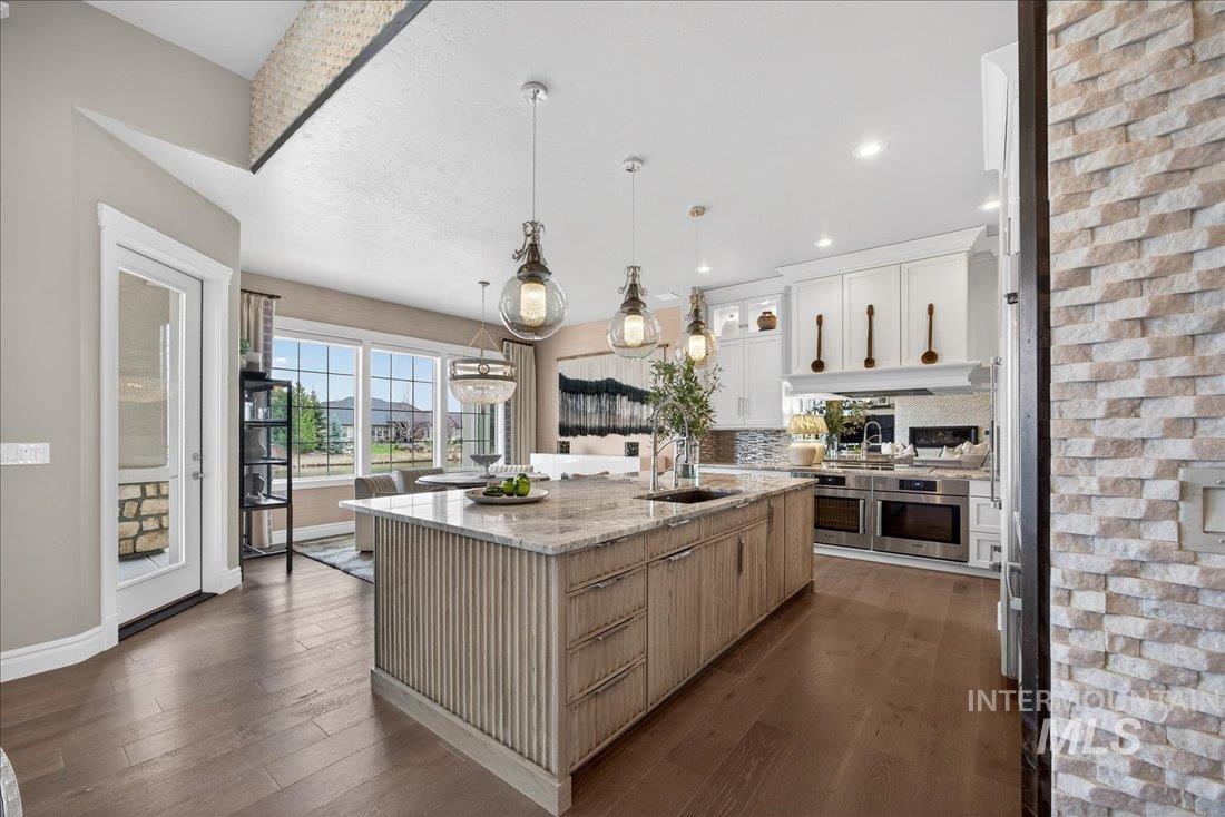 754 S Lone Hollow Way, Eagle, Idaho 83616, 4 Bedrooms, 2.5 Bathrooms, Residential For Sale, Price $1,699,900,MLS 98977900