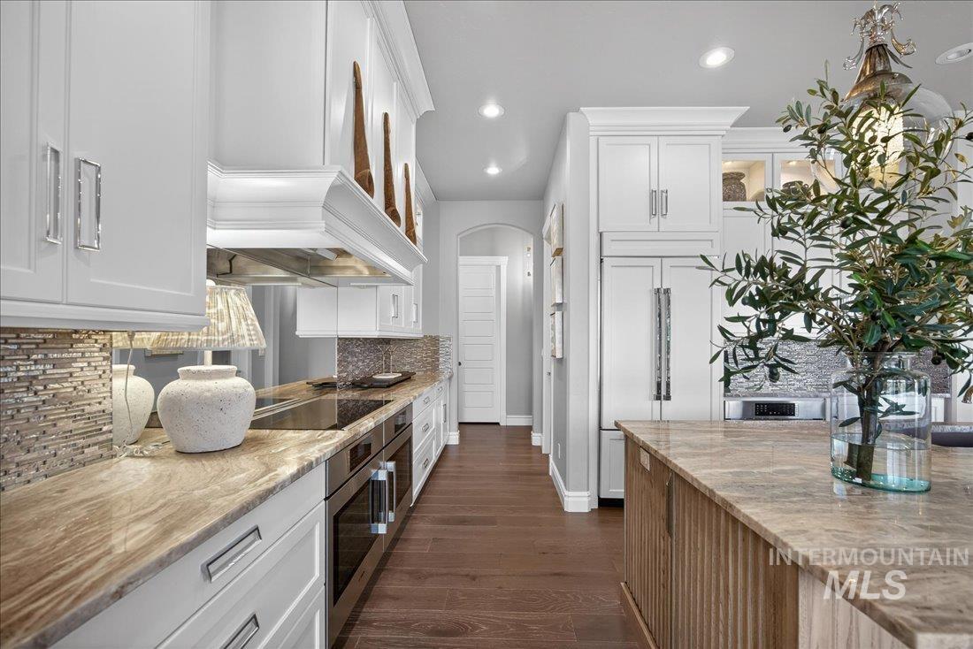 754 S Lone Hollow Way, Eagle, Idaho 83616, 4 Bedrooms, 2.5 Bathrooms, Residential For Sale, Price $1,699,900,MLS 98977900