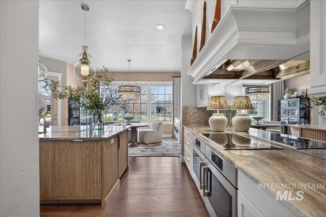 754 S Lone Hollow Way, Eagle, Idaho 83616, 4 Bedrooms, 2.5 Bathrooms, Residential For Sale, Price $1,699,900,MLS 98977900