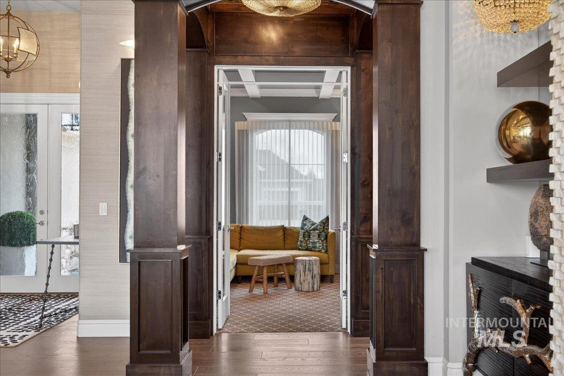 754 S Lone Hollow Way, Eagle, Idaho 83616, 4 Bedrooms, 2.5 Bathrooms, Residential For Sale, Price $1,699,900,MLS 98977900