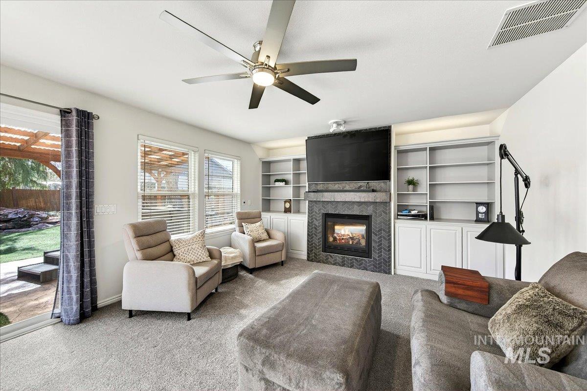 8007 W Scardale Ct, Boise, Idaho 83704, 5 Bedrooms, 4 Bathrooms, Residential For Sale, Price $799,000,MLS 98977902