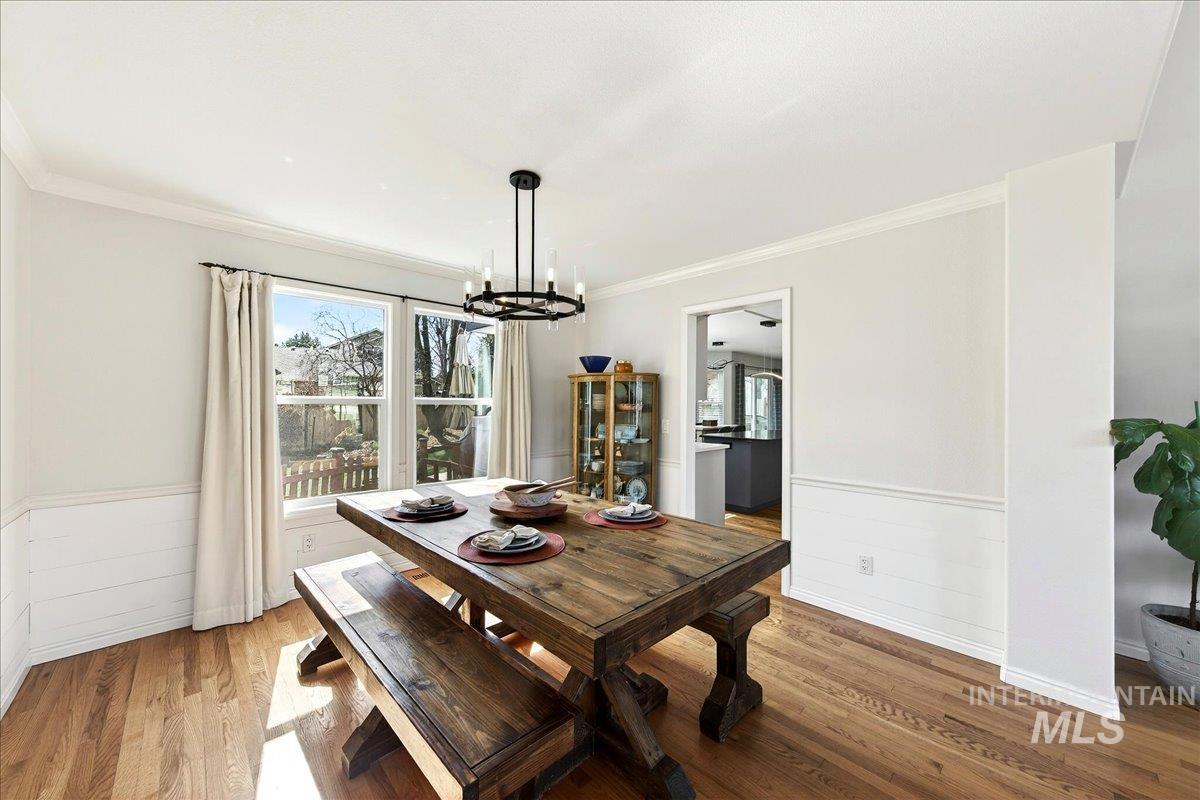 8007 W Scardale Ct, Boise, Idaho 83704, 5 Bedrooms, 4 Bathrooms, Residential For Sale, Price $799,000,MLS 98977902