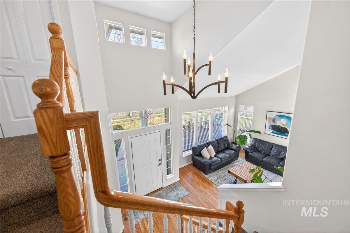 8007 W Scardale Ct, Boise, Idaho 83704, 5 Bedrooms, 4 Bathrooms, Residential For Sale, Price $799,000,MLS 98977902