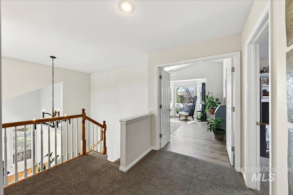 8007 W Scardale Ct, Boise, Idaho 83704, 5 Bedrooms, 4 Bathrooms, Residential For Sale, Price $799,000,MLS 98977902