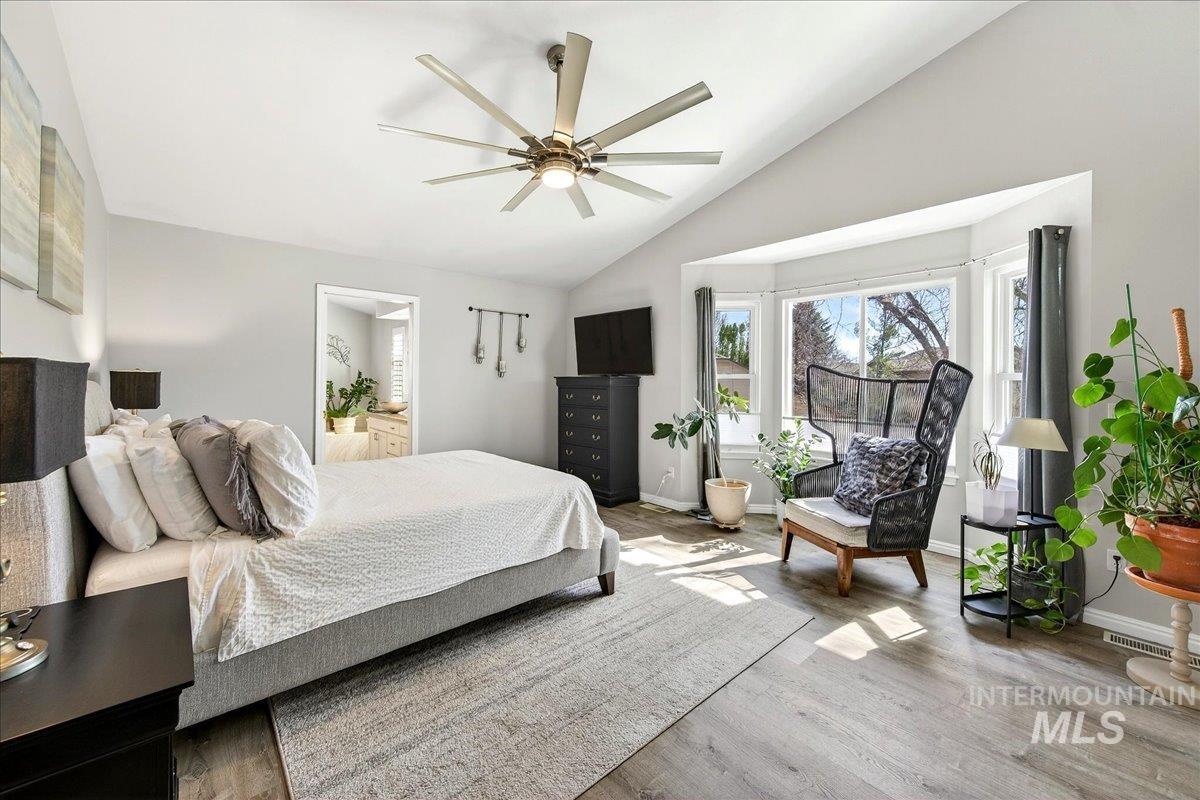 8007 W Scardale Ct, Boise, Idaho 83704, 5 Bedrooms, 4 Bathrooms, Residential For Sale, Price $799,000,MLS 98977902