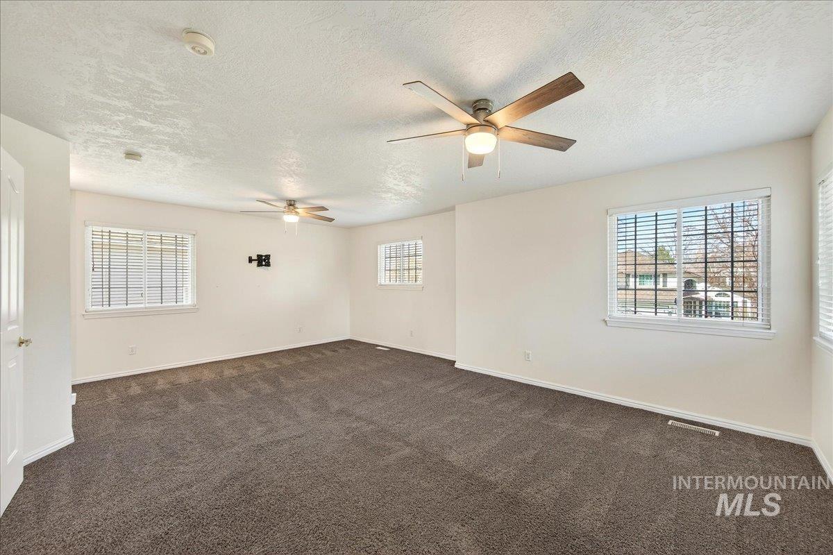 8007 W Scardale Ct, Boise, Idaho 83704, 5 Bedrooms, 4 Bathrooms, Residential For Sale, Price $799,000,MLS 98977902