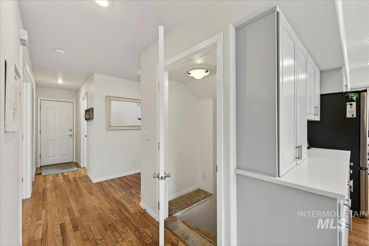 8007 W Scardale Ct, Boise, Idaho 83704, 5 Bedrooms, 4 Bathrooms, Residential For Sale, Price $799,000,MLS 98977902