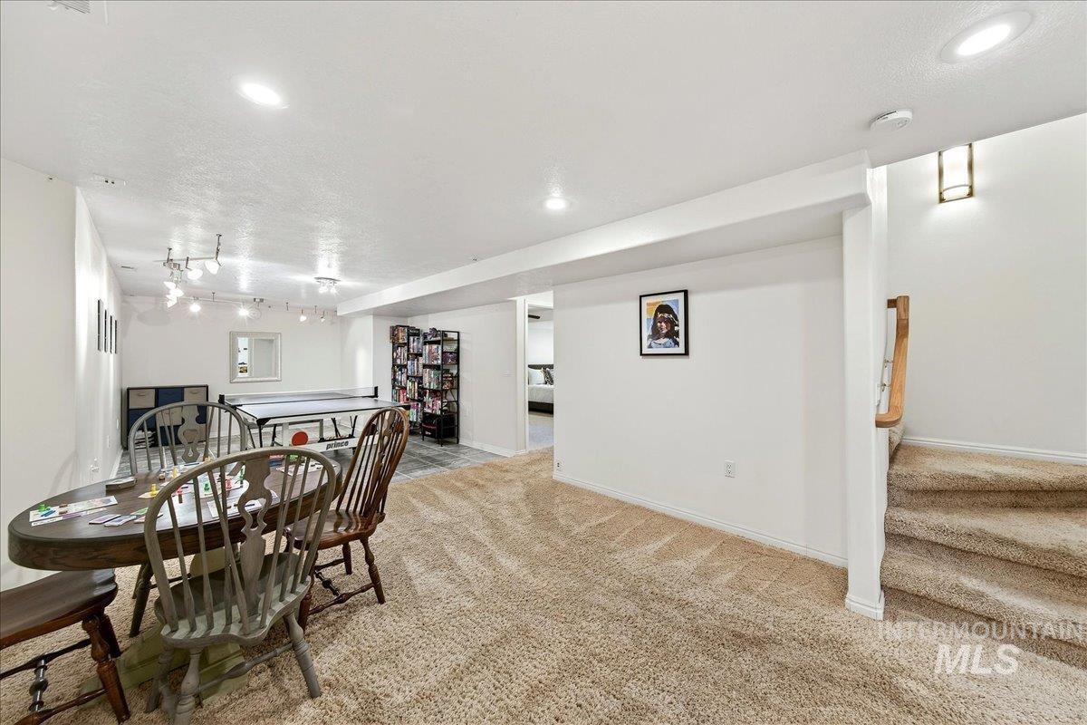 8007 W Scardale Ct, Boise, Idaho 83704, 5 Bedrooms, 4 Bathrooms, Residential For Sale, Price $799,000,MLS 98977902