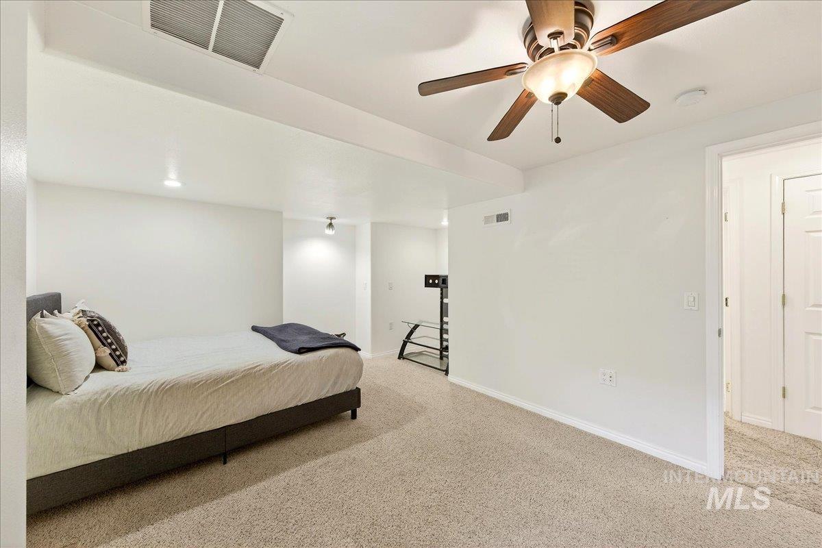 8007 W Scardale Ct, Boise, Idaho 83704, 5 Bedrooms, 4 Bathrooms, Residential For Sale, Price $799,000,MLS 98977902