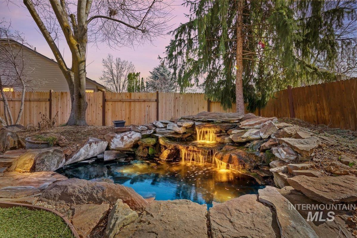 8007 W Scardale Ct, Boise, Idaho 83704, 5 Bedrooms, 4 Bathrooms, Residential For Sale, Price $799,000,MLS 98977902