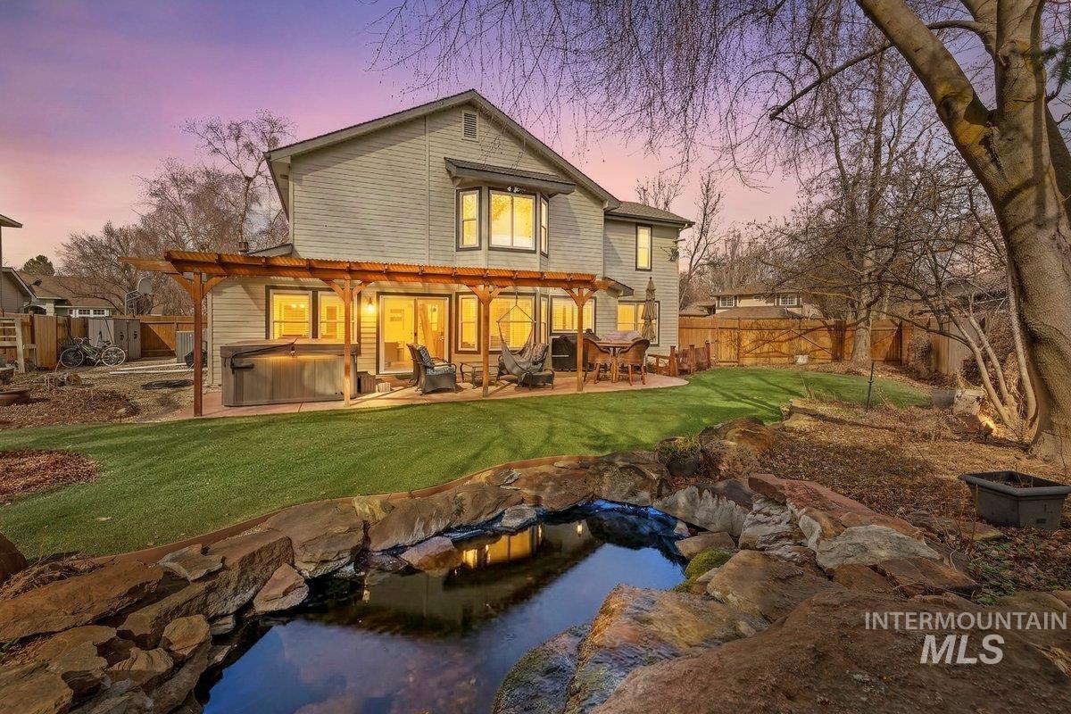 8007 W Scardale Ct, Boise, Idaho 83704, 5 Bedrooms, 4 Bathrooms, Residential For Sale, Price $799,000,MLS 98977902