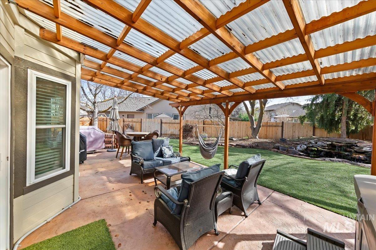 8007 W Scardale Ct, Boise, Idaho 83704, 5 Bedrooms, 4 Bathrooms, Residential For Sale, Price $799,000,MLS 98977902