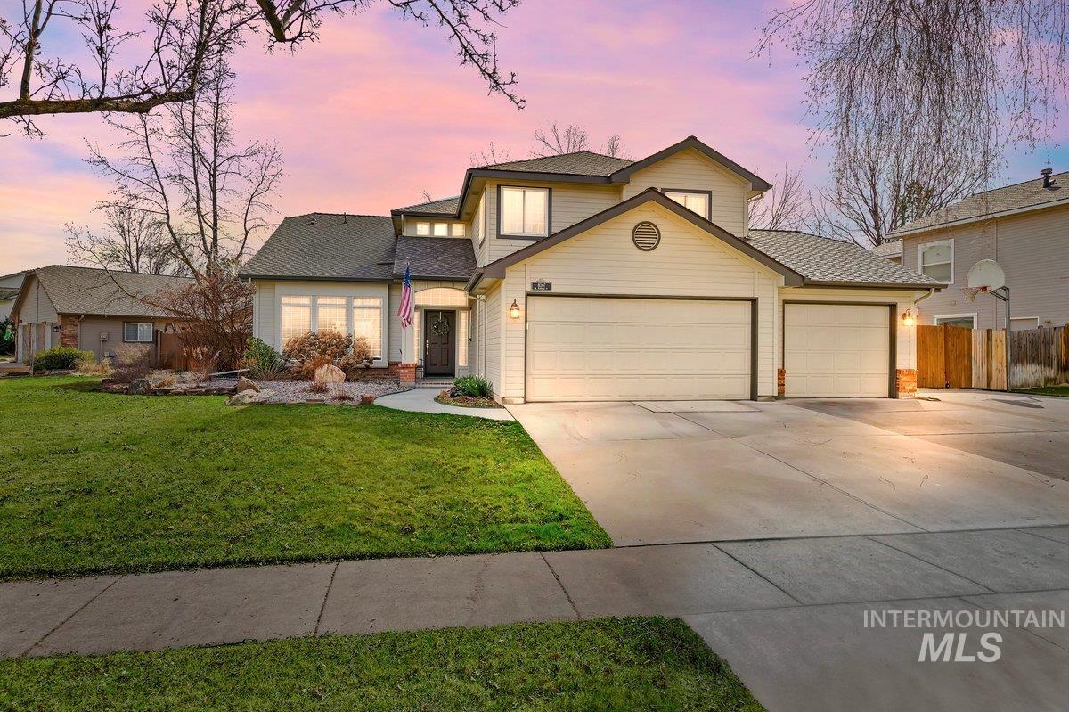 8007 W Scardale Ct, Boise, Idaho 83704, 5 Bedrooms, 4 Bathrooms, Residential For Sale, Price $799,000,MLS 98977902