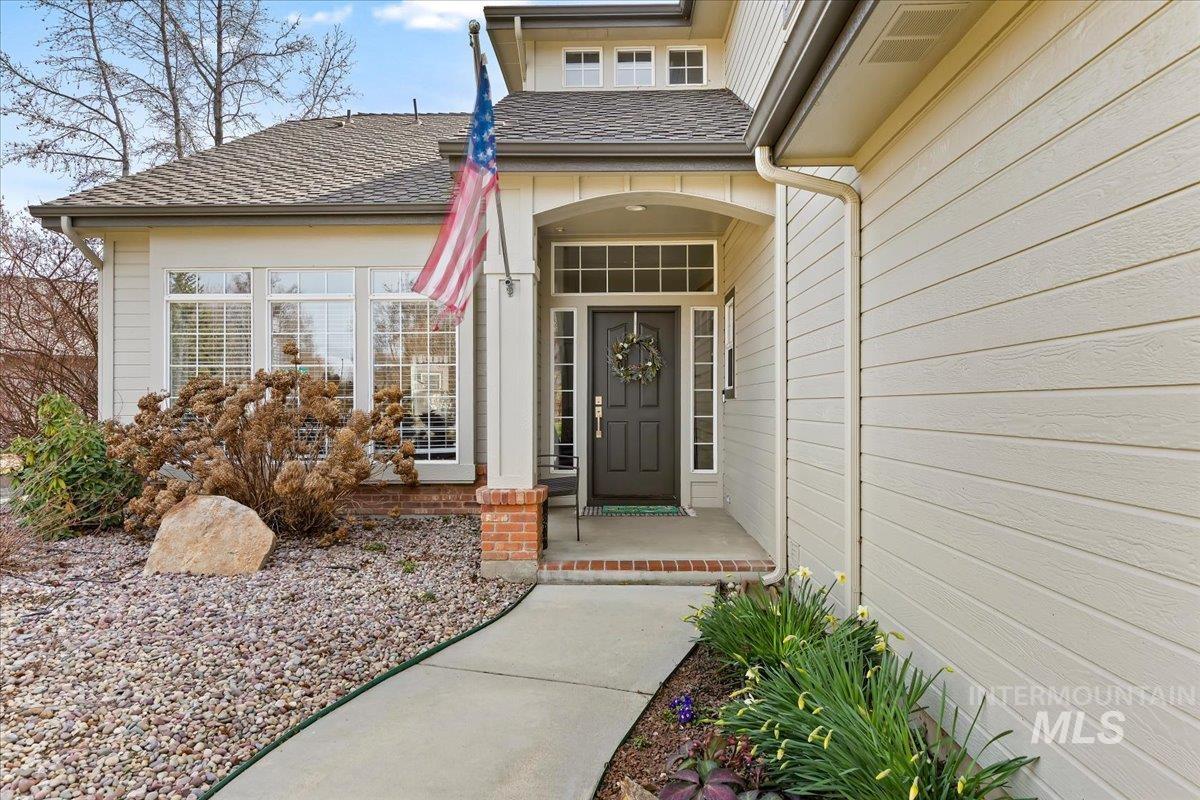 8007 W Scardale Ct, Boise, Idaho 83704, 5 Bedrooms, 4 Bathrooms, Residential For Sale, Price $799,000,MLS 98977902