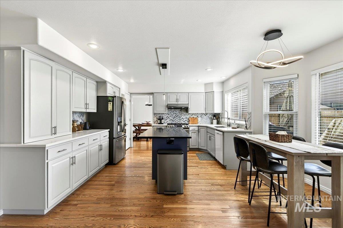 8007 W Scardale Ct, Boise, Idaho 83704, 5 Bedrooms, 4 Bathrooms, Residential For Sale, Price $799,000,MLS 98977902