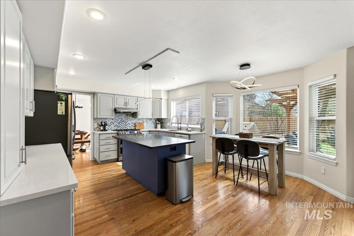 8007 W Scardale Ct, Boise, Idaho 83704, 5 Bedrooms, 4 Bathrooms, Residential For Sale, Price $799,000,MLS 98977902