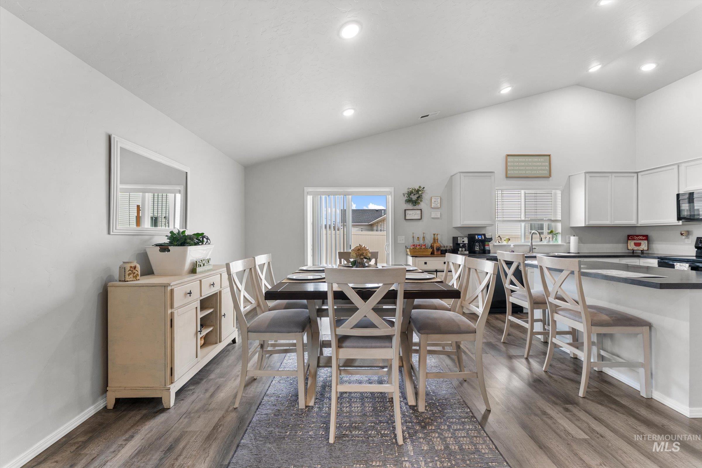 12798 Devonshire St, Caldwell, Idaho 83607, 4 Bedrooms, 2 Bathrooms, Residential For Sale, Price $412,000,MLS 98977904