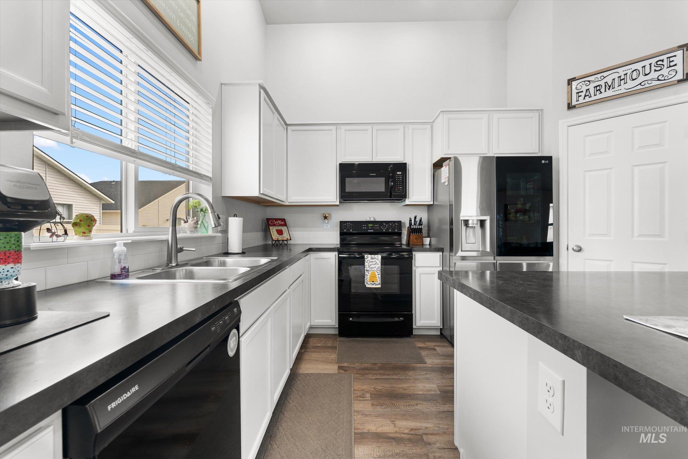 12798 Devonshire St, Caldwell, Idaho 83607, 4 Bedrooms, 2 Bathrooms, Residential For Sale, Price $412,000,MLS 98977904