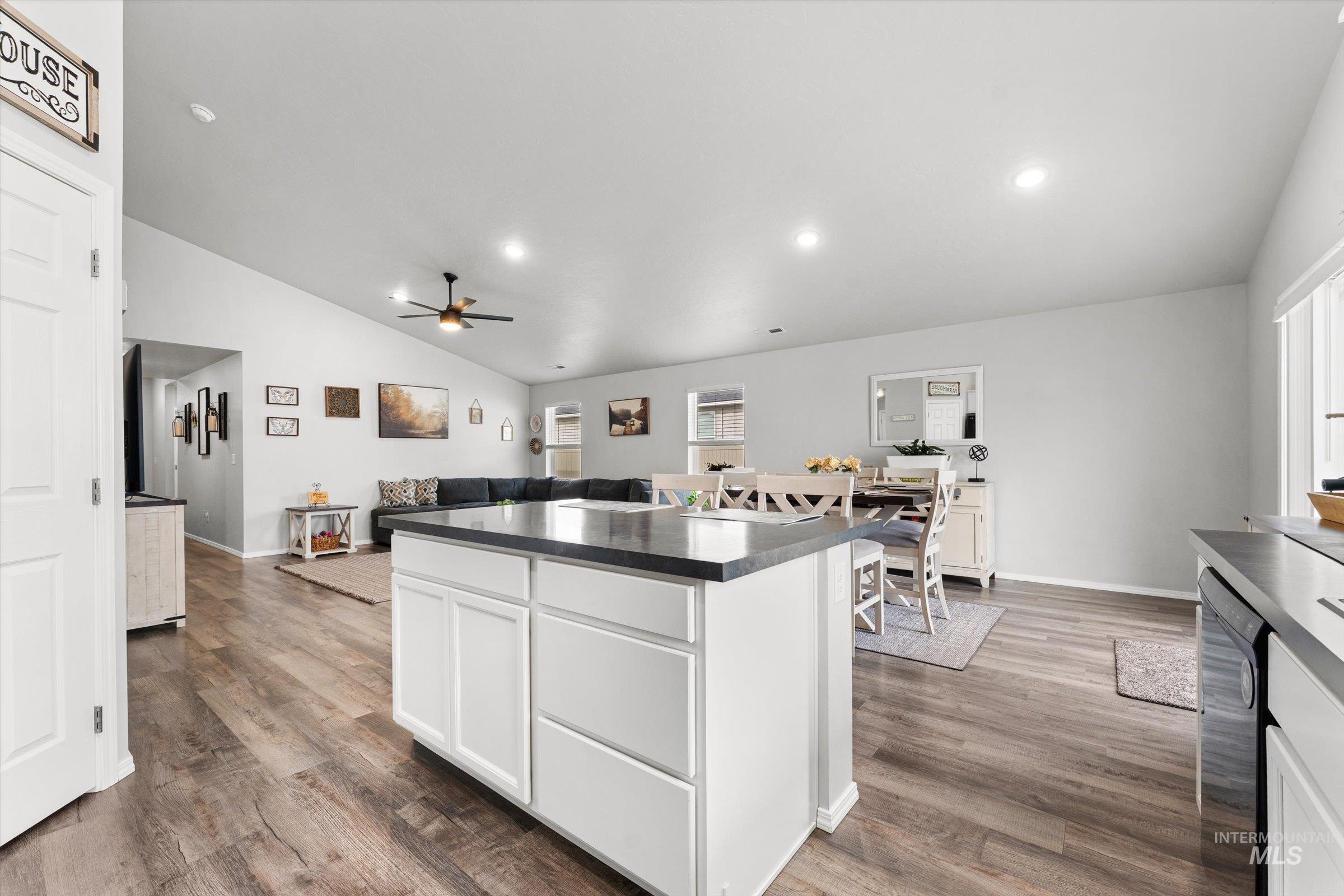 12798 Devonshire St, Caldwell, Idaho 83607, 4 Bedrooms, 2 Bathrooms, Residential For Sale, Price $412,000,MLS 98977904