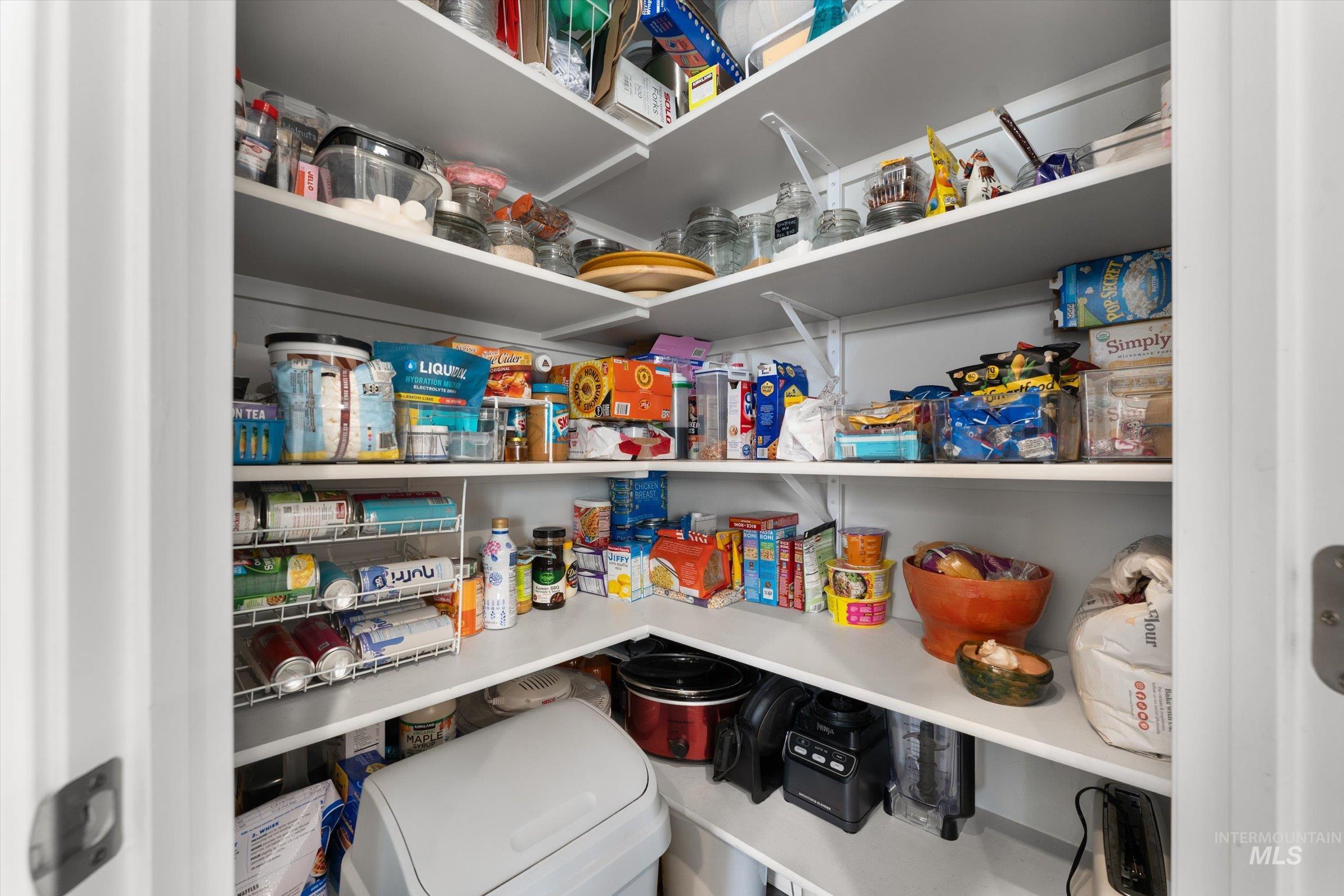 12798 Devonshire St, Caldwell, Idaho 83607, 4 Bedrooms, 2 Bathrooms, Residential For Sale, Price $412,000,MLS 98977904