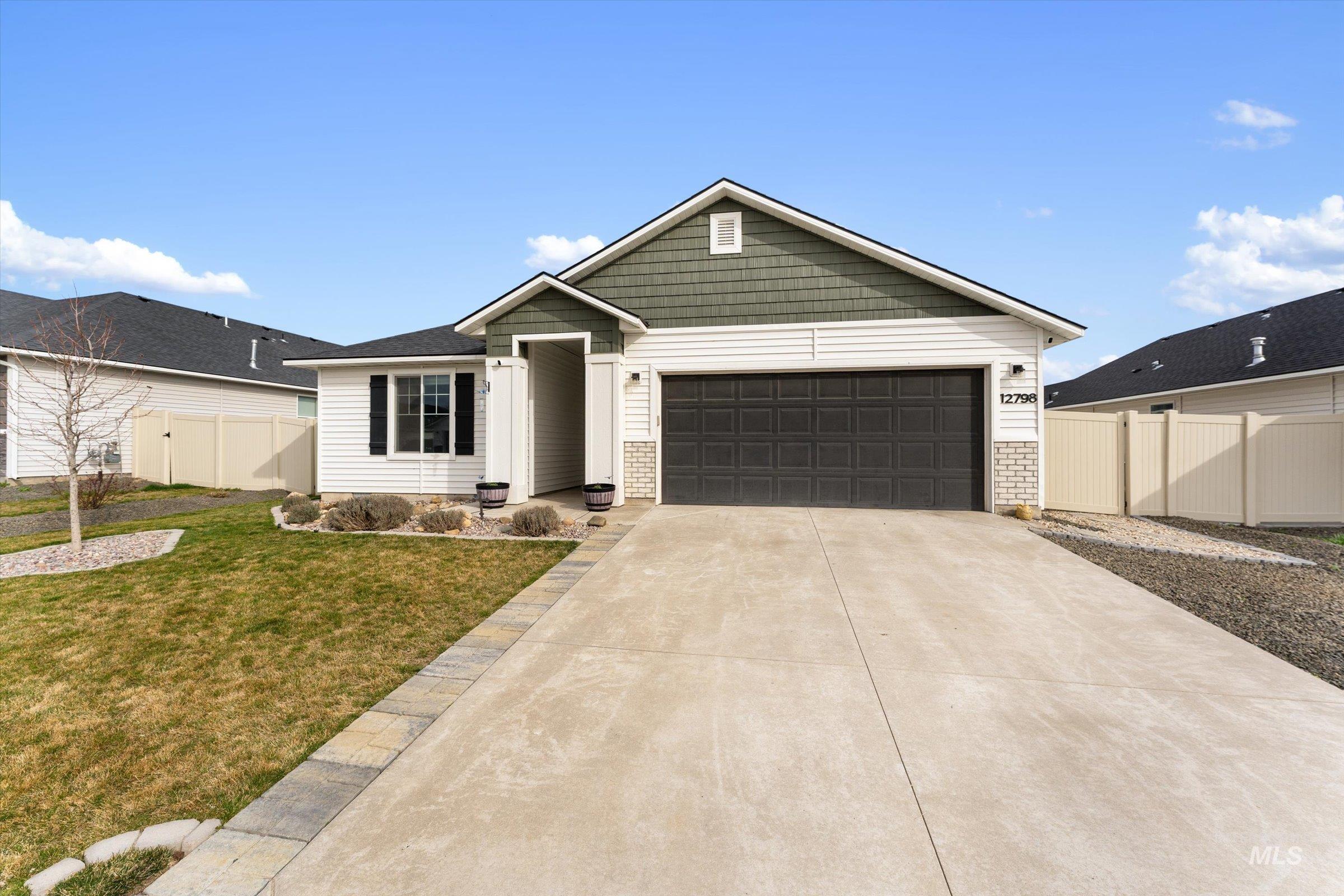 12798 Devonshire St, Caldwell, Idaho 83607, 4 Bedrooms, 2 Bathrooms, Residential For Sale, Price $410,000,MLS 98977904