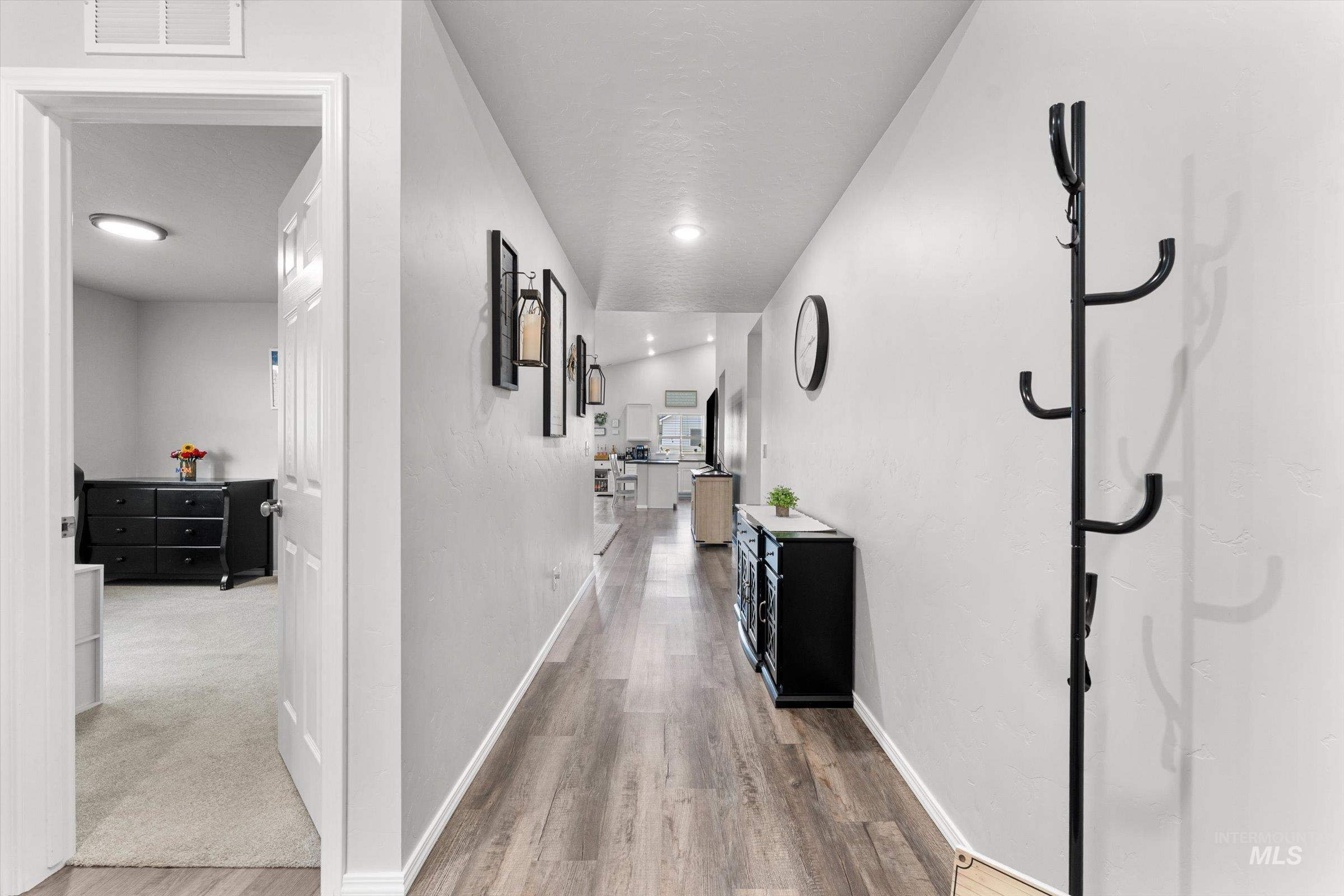 12798 Devonshire St, Caldwell, Idaho 83607, 4 Bedrooms, 2 Bathrooms, Residential For Sale, Price $412,000,MLS 98977904