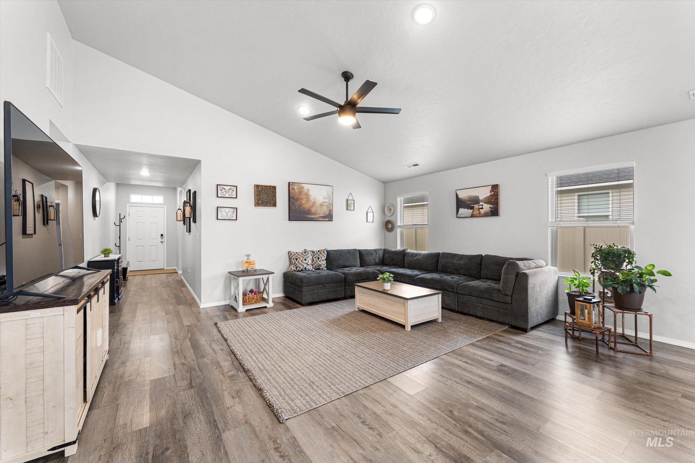 12798 Devonshire St, Caldwell, Idaho 83607, 4 Bedrooms, 2 Bathrooms, Residential For Sale, Price $412,000,MLS 98977904