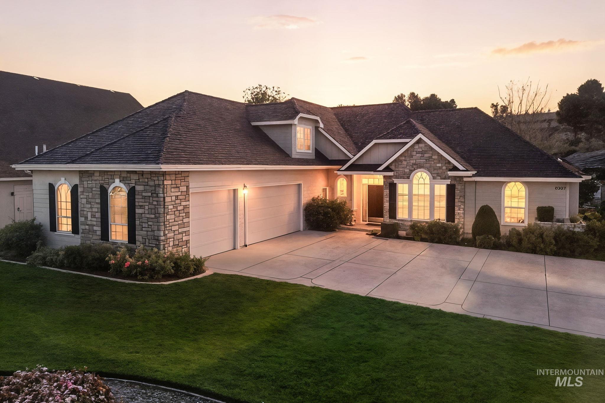 1007 W Oakhampton Drive, Eagle, Idaho 83616-6783, 5 Bedrooms, 3 Bathrooms, Residential For Sale, Price $1,130,000,MLS 98977905