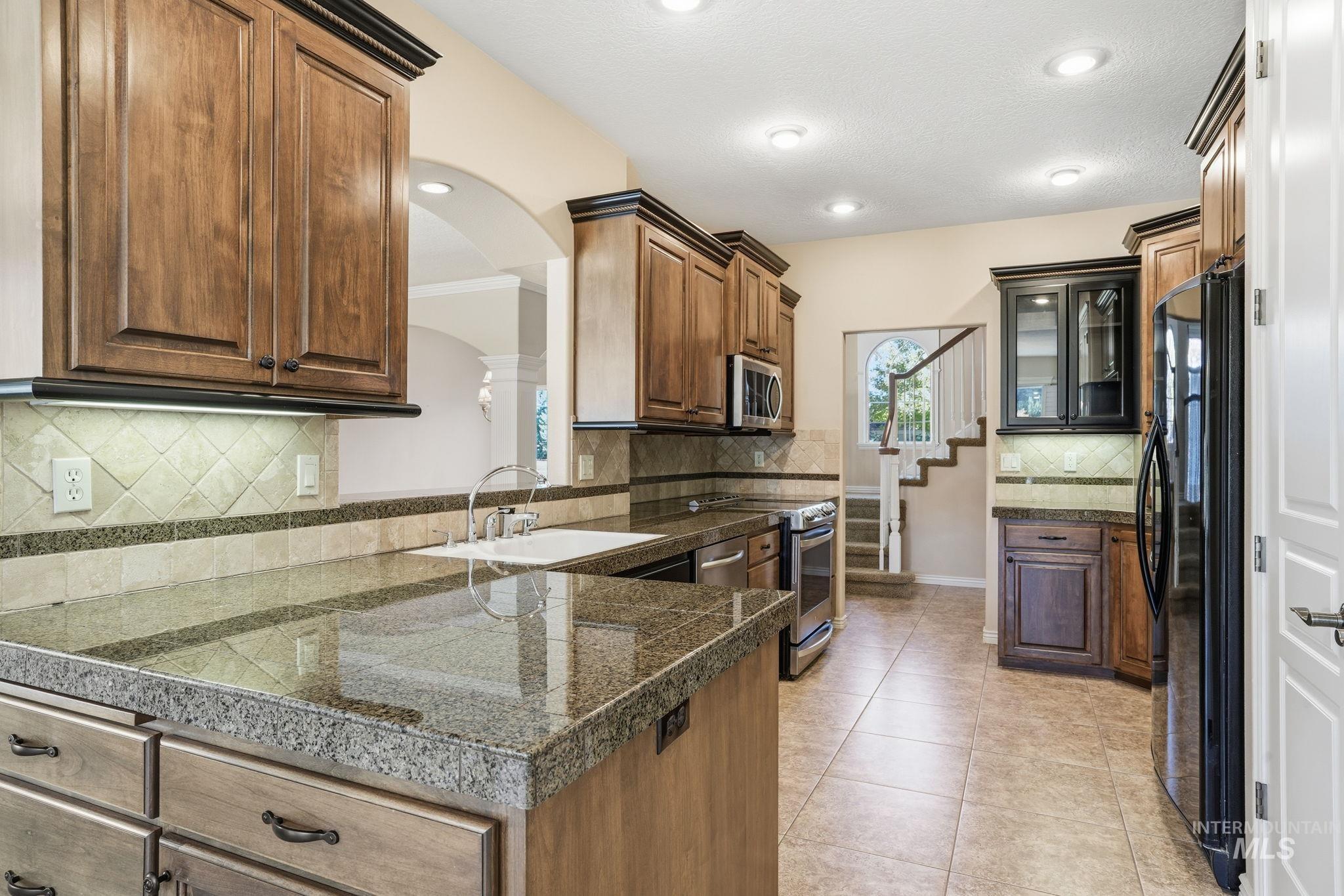 1007 W Oakhampton Drive, Eagle, Idaho 83616-6783, 5 Bedrooms, 3 Bathrooms, Residential For Sale, Price $1,130,000,MLS 98977905