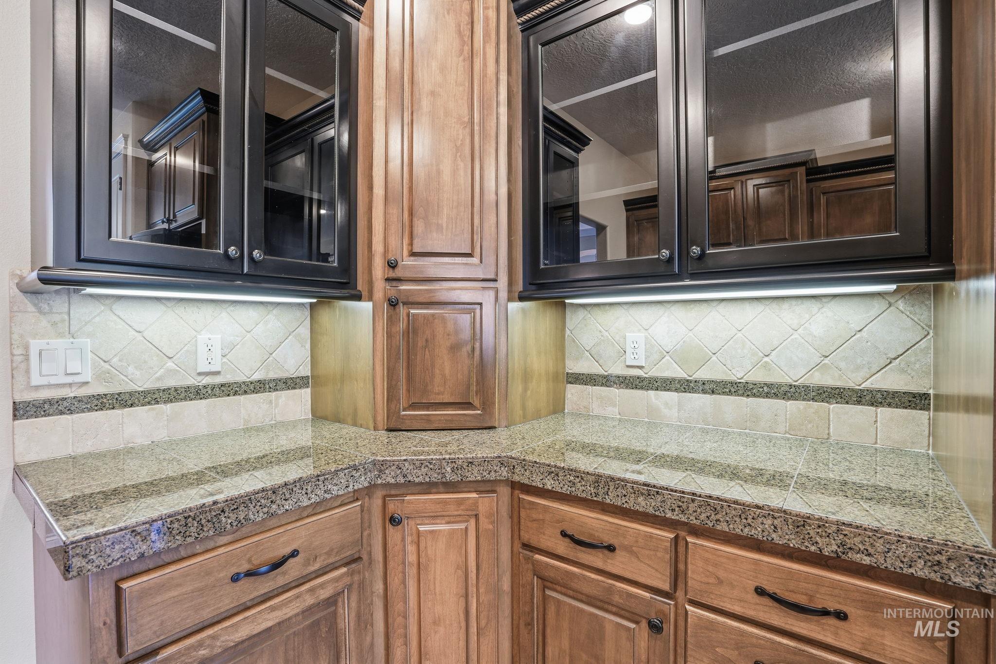 1007 W Oakhampton Drive, Eagle, Idaho 83616-6783, 5 Bedrooms, 3 Bathrooms, Residential For Sale, Price $1,182,000,MLS 98977905