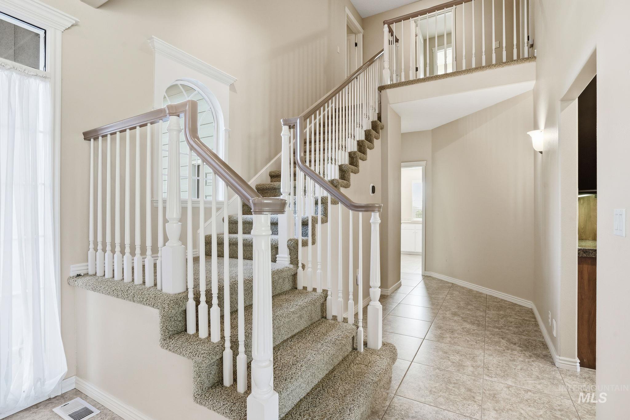 1007 W Oakhampton Drive, Eagle, Idaho 83616-6783, 5 Bedrooms, 3 Bathrooms, Residential For Sale, Price $1,182,000,MLS 98977905