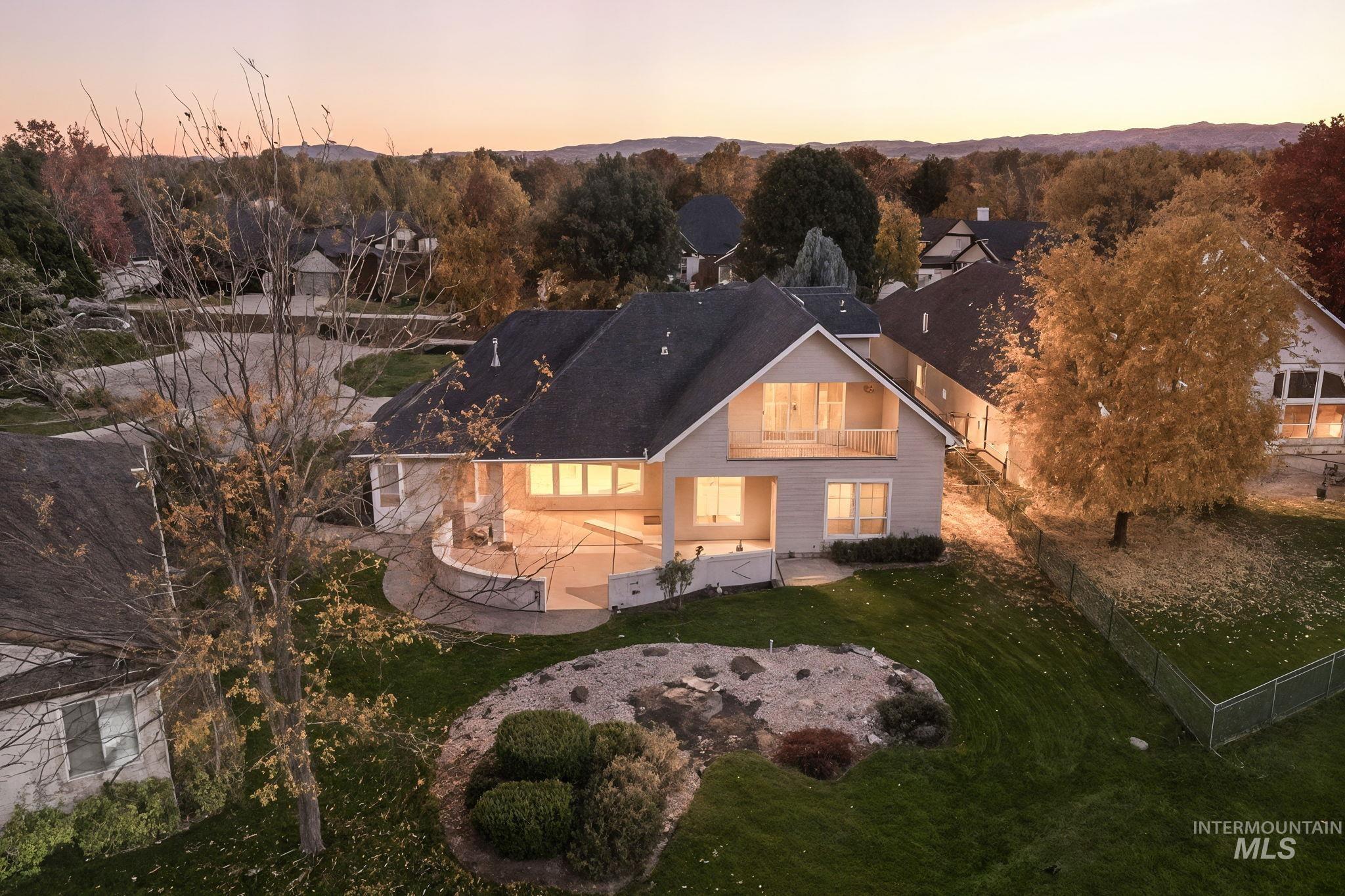 1007 W Oakhampton Drive, Eagle, Idaho 83616-6783, 5 Bedrooms, 3 Bathrooms, Residential For Sale, Price $1,182,000,MLS 98977905