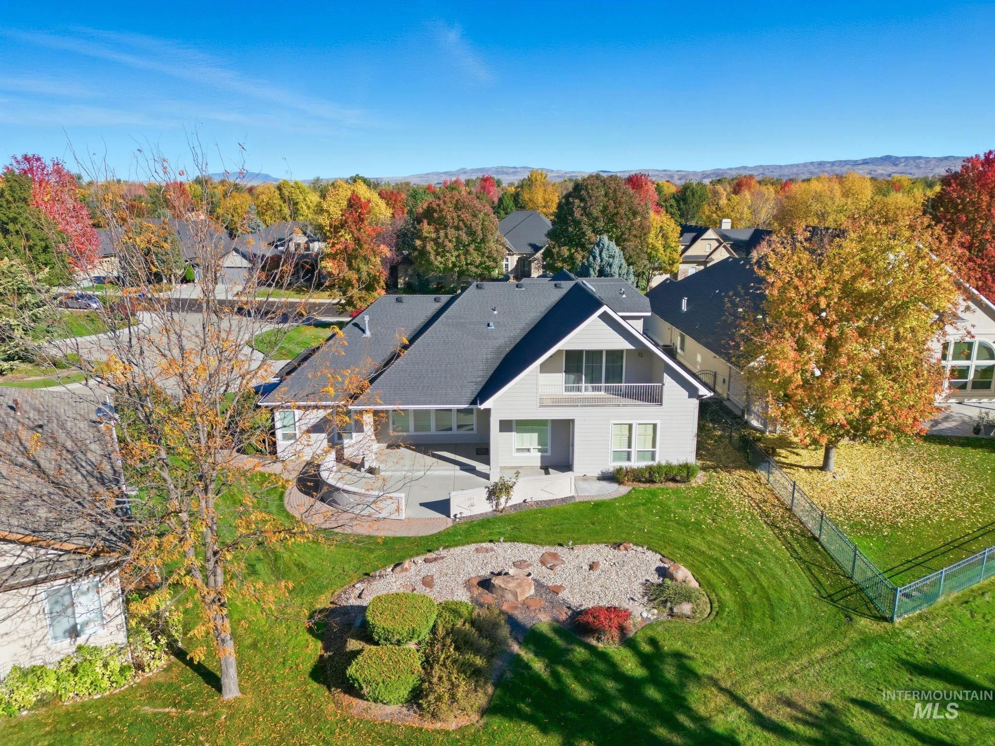 1007 W Oakhampton Drive, Eagle, Idaho 83616-6783, 5 Bedrooms, 3 Bathrooms, Residential For Sale, Price $1,130,000,MLS 98977905