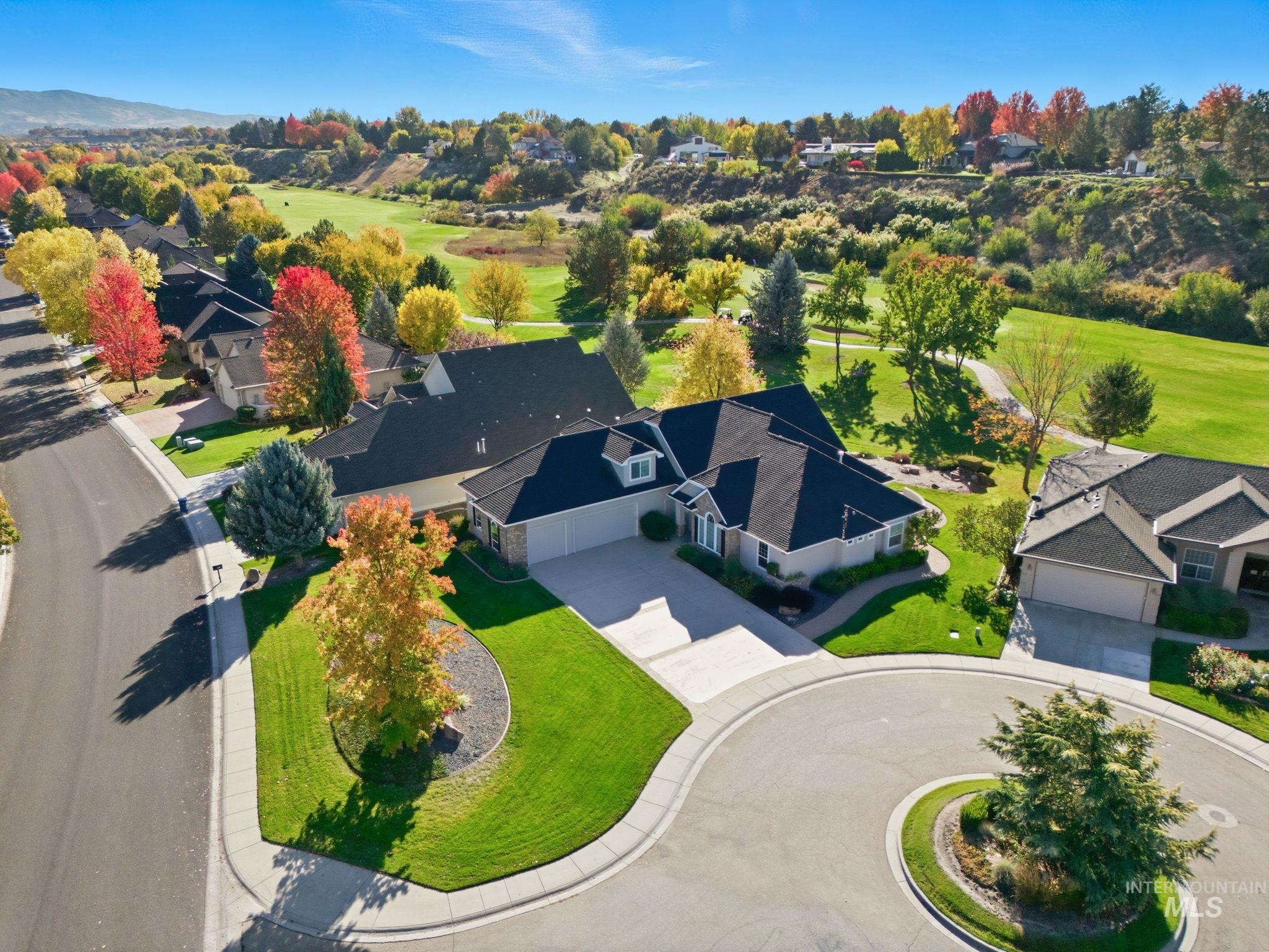 1007 W Oakhampton Drive, Eagle, Idaho 83616-6783, 5 Bedrooms, 3 Bathrooms, Residential For Sale, Price $1,182,000,MLS 98977905