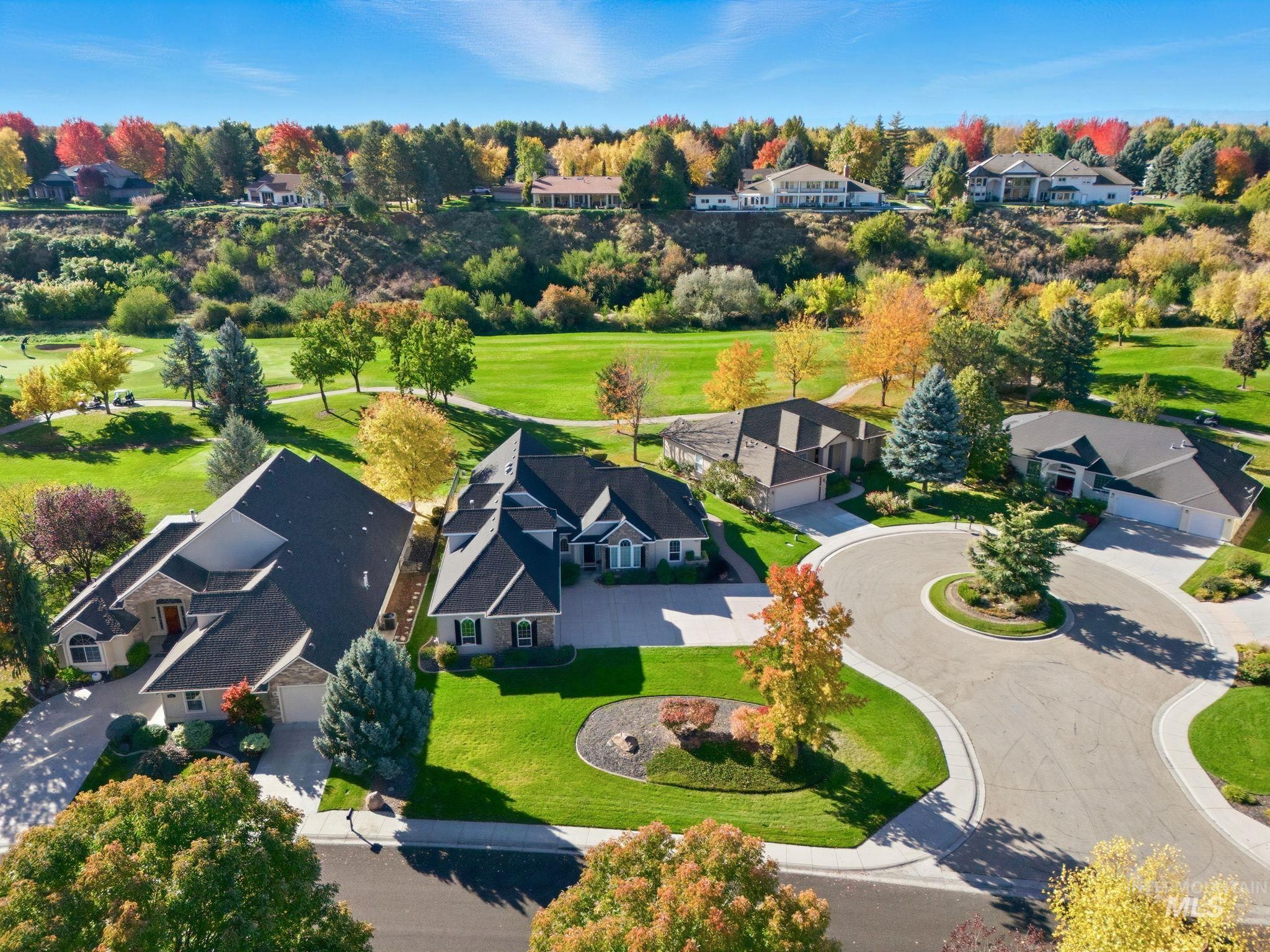 1007 W Oakhampton Drive, Eagle, Idaho 83616-6783, 5 Bedrooms, 3 Bathrooms, Residential For Sale, Price $1,130,000,MLS 98977905