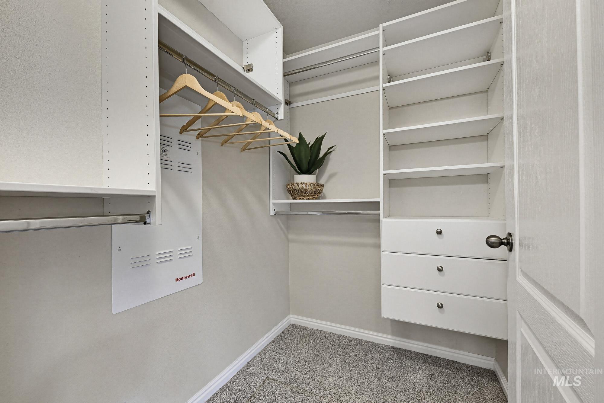 1030 S Library Ave, Kuna, Idaho 83634, 4 Bedrooms, 2 Bathrooms, Residential For Sale, Price $450,000,MLS 98977909