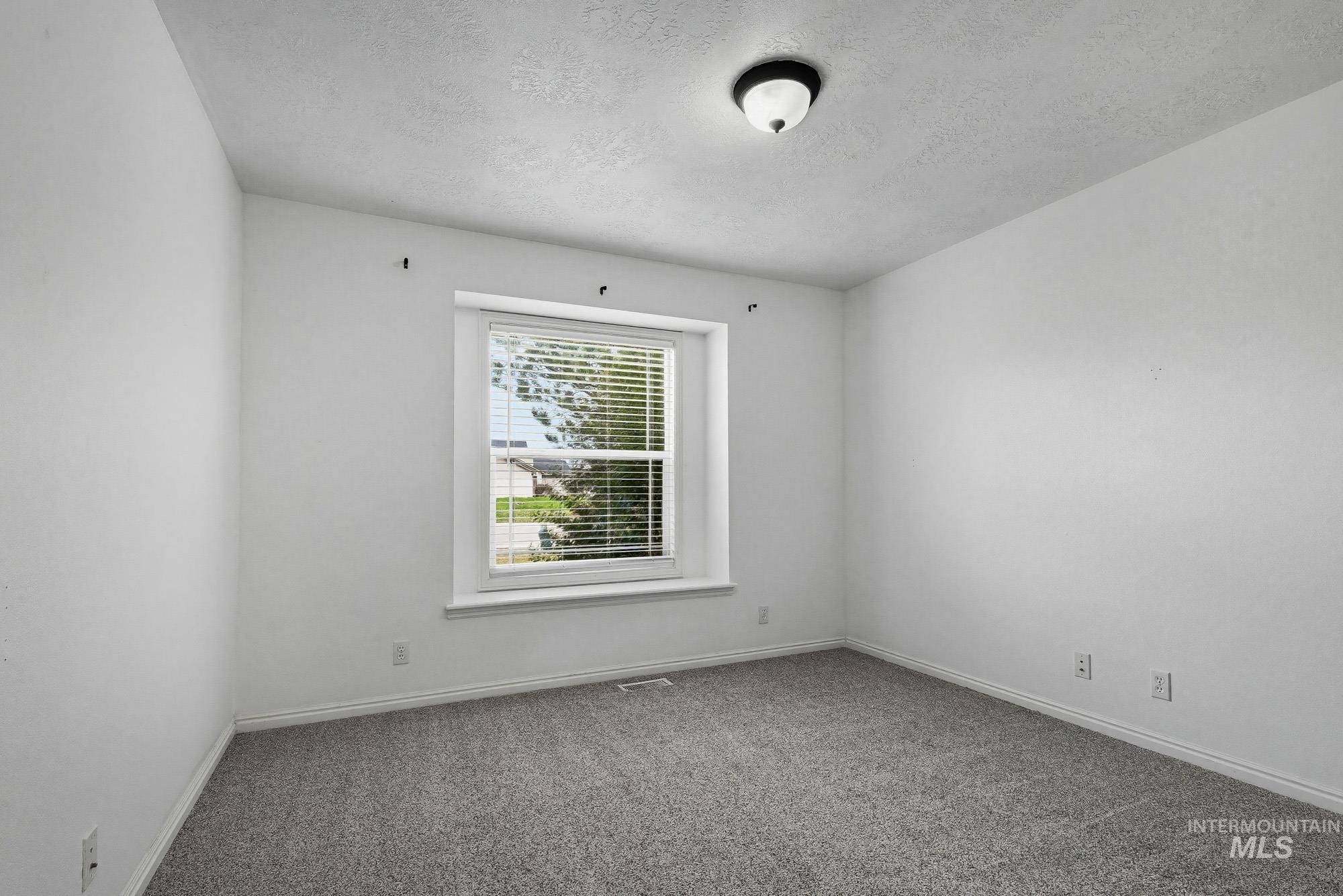 1030 S Library Ave, Kuna, Idaho 83634, 4 Bedrooms, 2 Bathrooms, Residential For Sale, Price $450,000,MLS 98977909