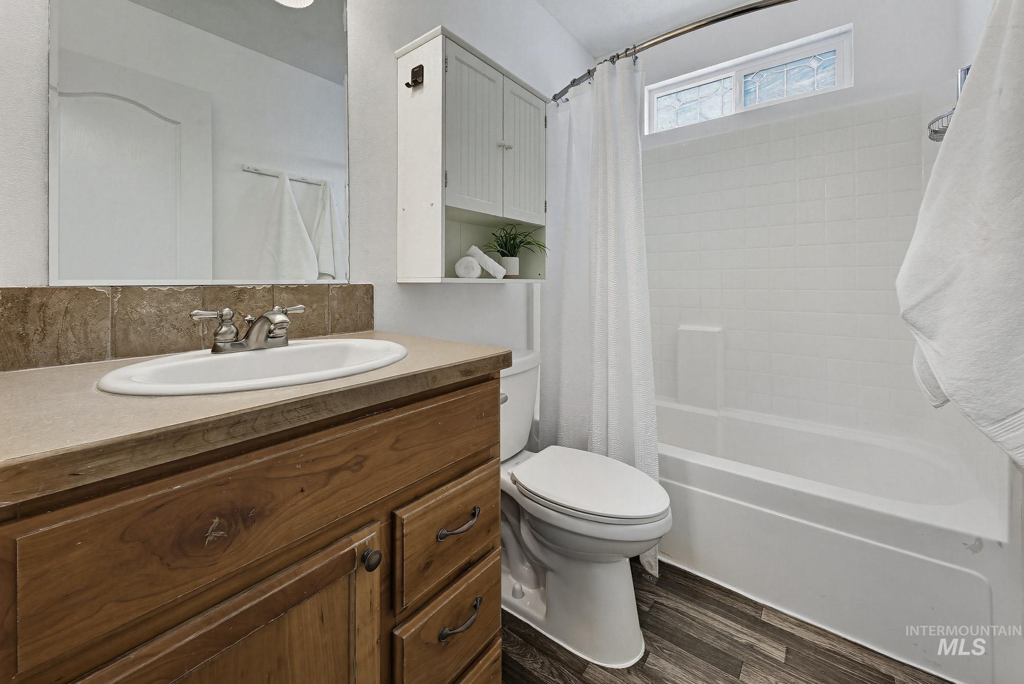 1030 S Library Ave, Kuna, Idaho 83634, 4 Bedrooms, 2 Bathrooms, Residential For Sale, Price $450,000,MLS 98977909