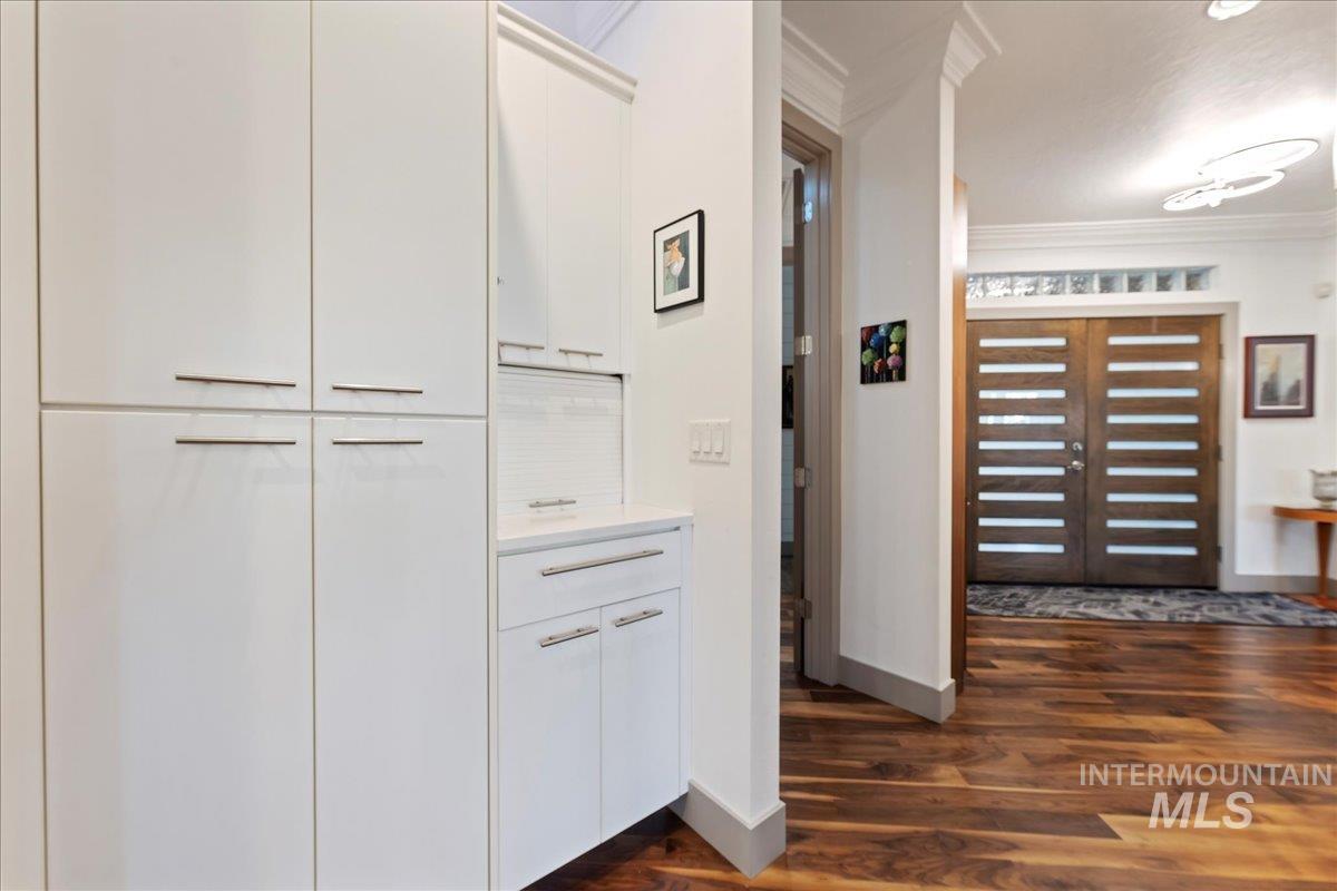 2586 S Creek Pointe Lane, Eagle, Idaho 83616, 3 Bedrooms, 3 Bathrooms, Residential For Sale, Price $849,900, 98977910