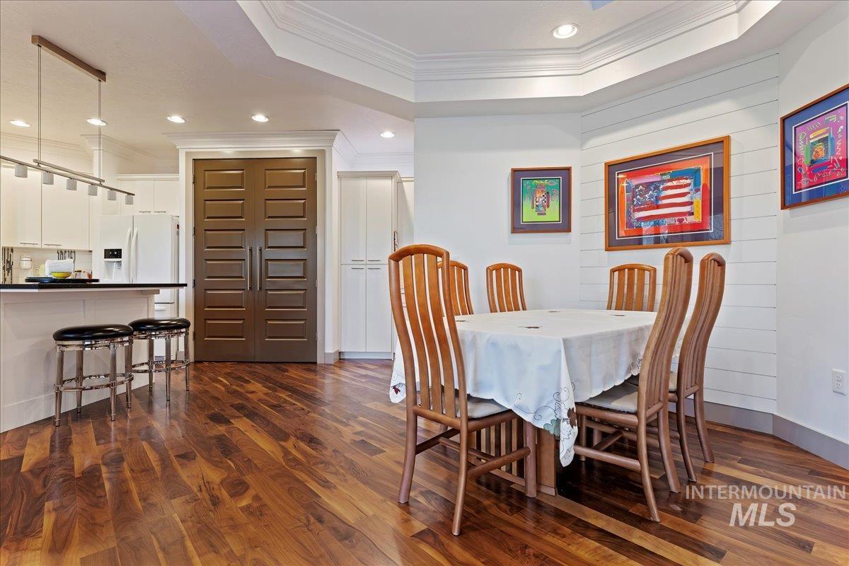 2586 S Creek Pointe Lane, Eagle, Idaho 83616, 3 Bedrooms, 3 Bathrooms, Residential For Sale, Price $849,900, 98977910