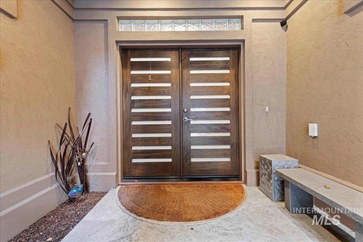 2586 S Creek Pointe Lane, Eagle, Idaho 83616, 3 Bedrooms, 3 Bathrooms, Residential For Sale, Price $849,900, 98977910