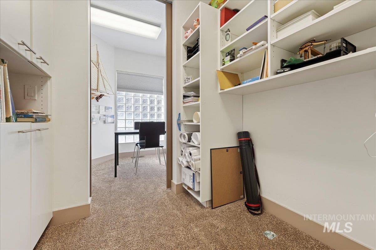 2586 S Creek Pointe Lane, Eagle, Idaho 83616, 3 Bedrooms, 3 Bathrooms, Residential For Sale, Price $849,900, 98977910