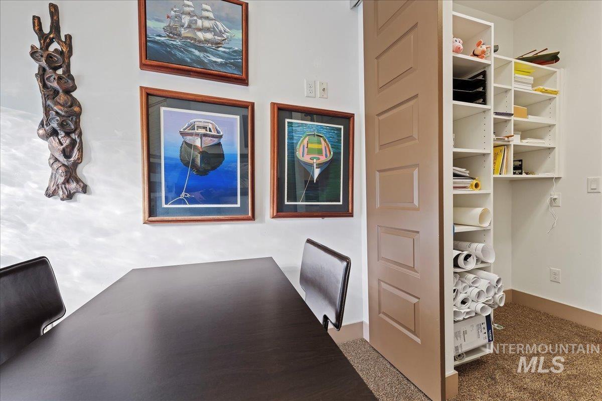 2586 S Creek Pointe Lane, Eagle, Idaho 83616, 3 Bedrooms, 3 Bathrooms, Residential For Sale, Price $849,900, 98977910