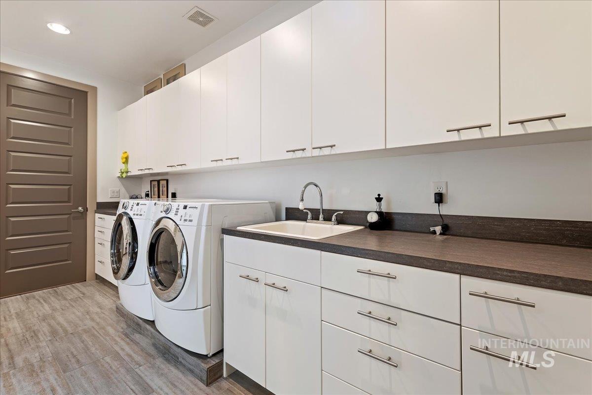 2586 S Creek Pointe Lane, Eagle, Idaho 83616, 3 Bedrooms, 3 Bathrooms, Residential For Sale, Price $849,900, 98977910