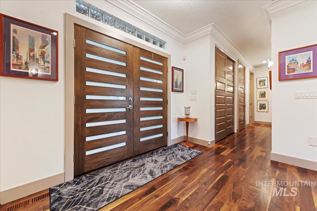 2586 S Creek Pointe Lane, Eagle, Idaho 83616, 3 Bedrooms, 3 Bathrooms, Residential For Sale, Price $849,900, 98977910