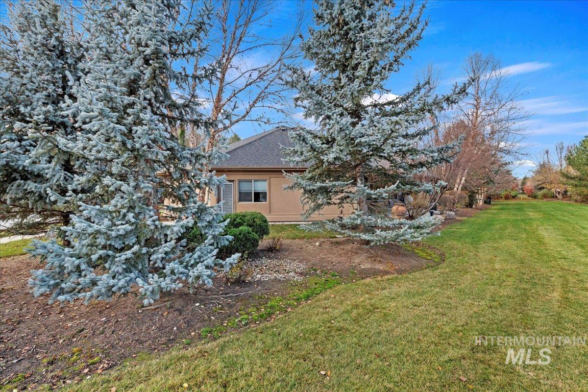 2586 S Creek Pointe Lane, Eagle, Idaho 83616, 3 Bedrooms, 3 Bathrooms, Residential For Sale, Price $849,900, 98977910