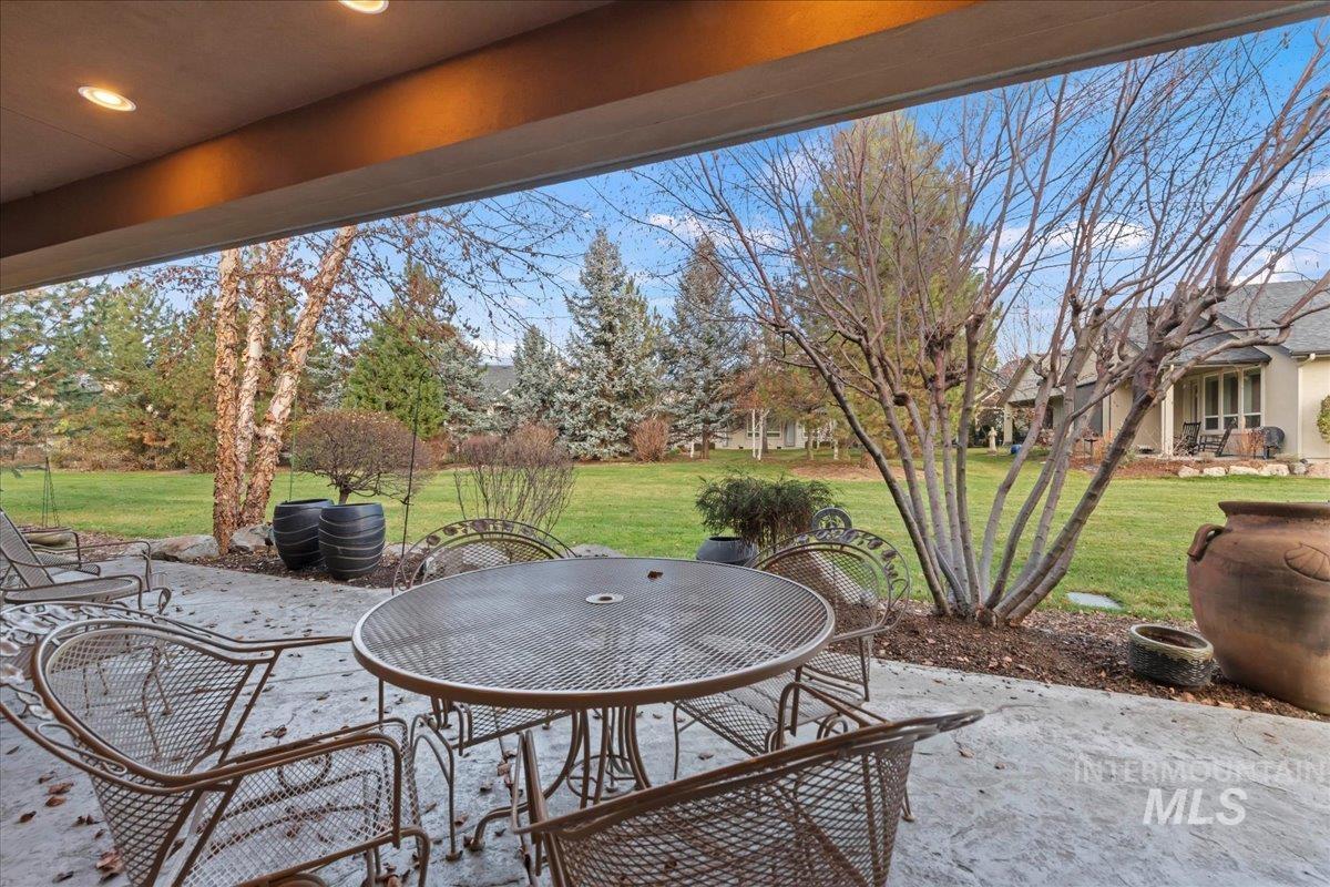 2586 S Creek Pointe Lane, Eagle, Idaho 83616, 3 Bedrooms, 3 Bathrooms, Residential For Sale, Price $849,900, 98977910